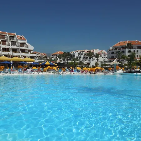 No 2 Close To Sea And Beach With Heated Pool, Wifi, Balcony With Seaview Apartmán *