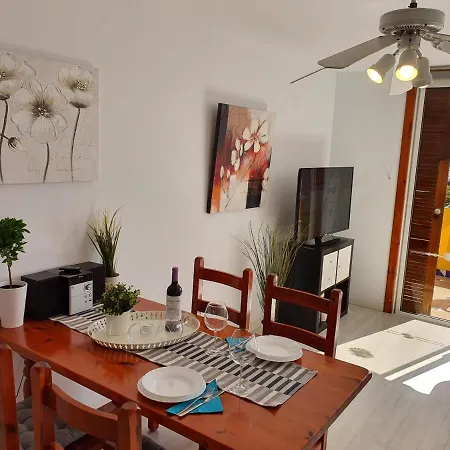 Apartmán No 2 Close To Sea And Beach With Heated Pool, Wifi, Balcony With Seaview
