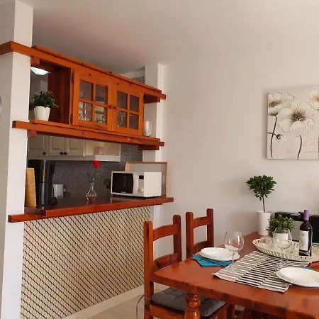 No 2 Close To Sea And Beach With Heated Pool, Wifi, Balcony With Seaview