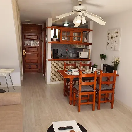 Apartmán No 2 Close To Sea And Beach With Heated Pool, Wifi, Balcony With Seaview