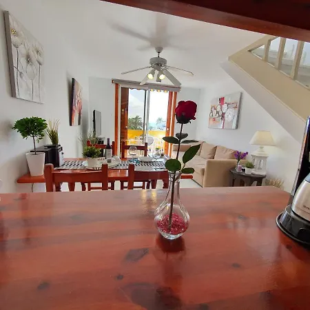 No 2 Close To Sea And Beach With Heated Pool, Wifi, Balcony With Seaview *