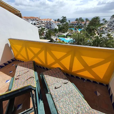 No 2 Close To Sea And Beach With Heated Pool, Wifi, Balcony With Seaview Apartmán *