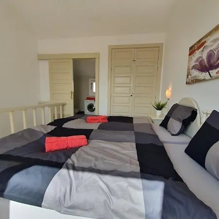 Apartmán No 2 Close To Sea And Beach With Heated Pool, Wifi, Balcony With Seaview Arona (Tenerife)