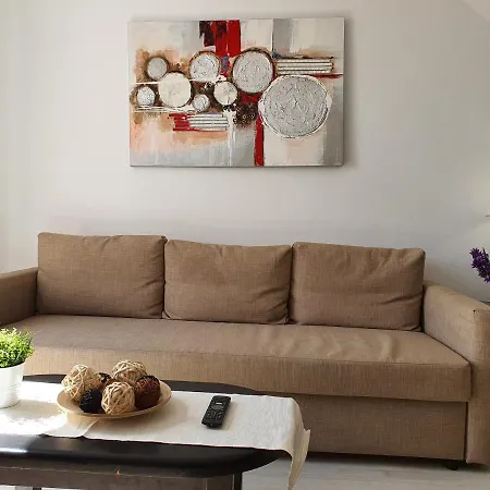 No 2 Close To Sea And Beach With Heated Pool, Wifi, Balcony With Seaview Apartmán *